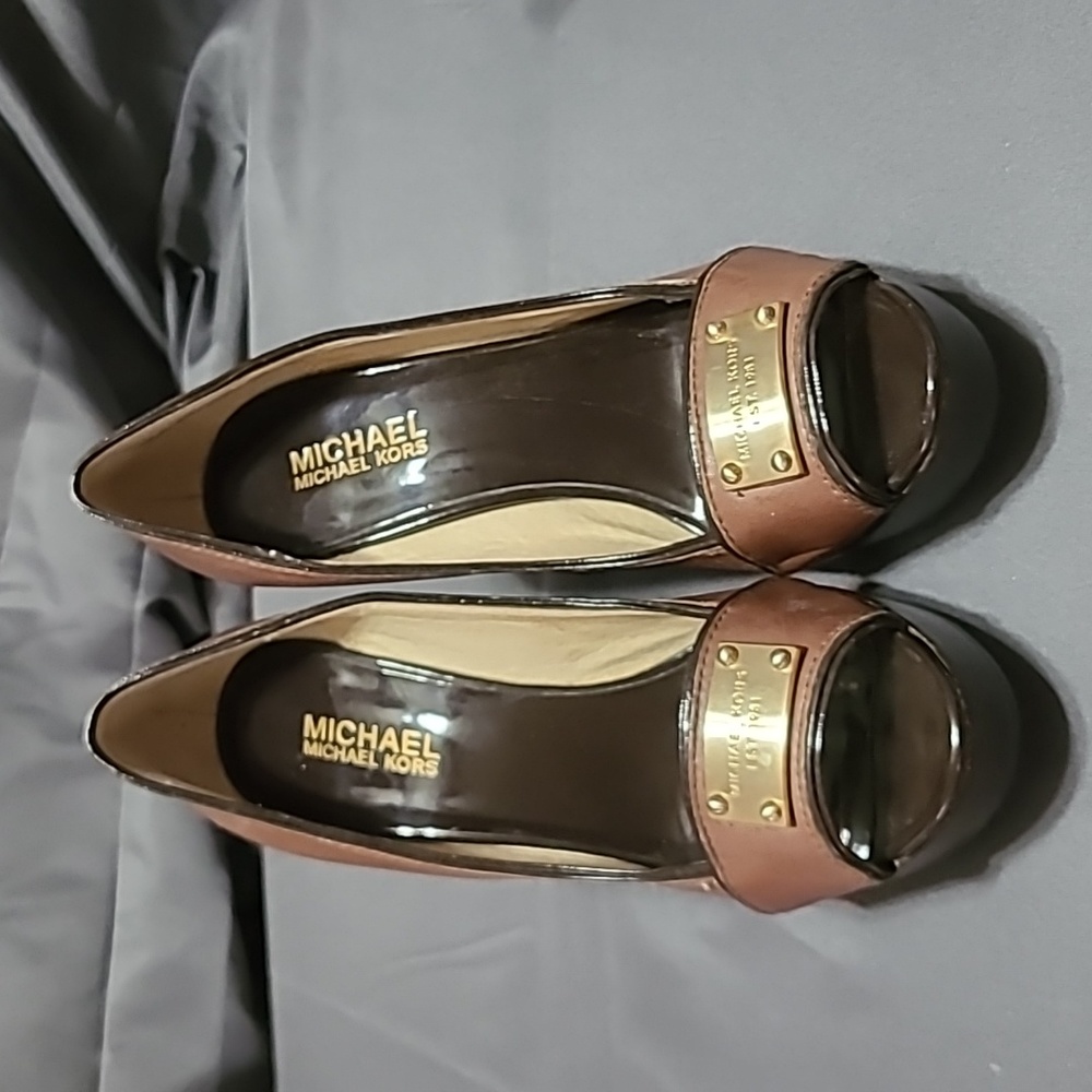 Michael Kors brown peep toe pump